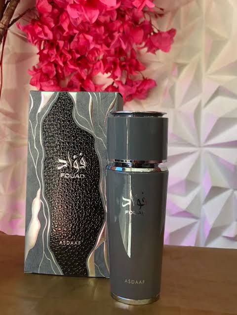 FOUAD: for men Rich, bold, with a smooth warmth in the base. It starts somewhat sharp or spicy (from saffron / bergamot) then settles into a deeper, more resinous woody-leather profile.